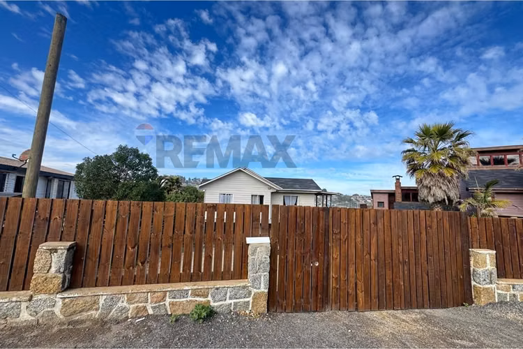 Casa en venta, vista al mar quisco norte