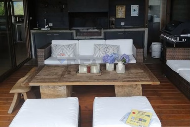 Casa de lujo con acceso playa del lago calafquén