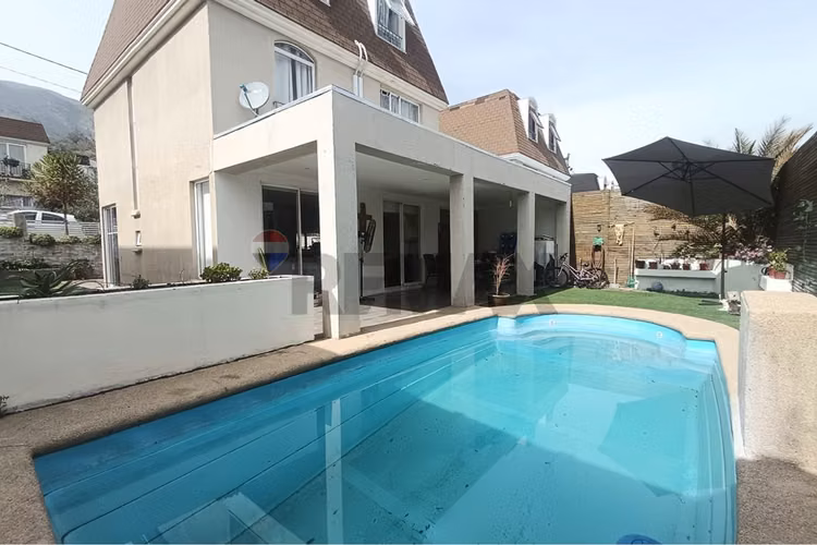 5d | 4b | 125 m²  | 225 m²  | piscina temperada