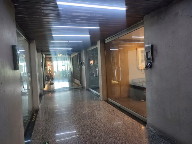 OFICINA EN VENTA EN CIUDAD EMPRESARIAL HUECHURABA 160 M2