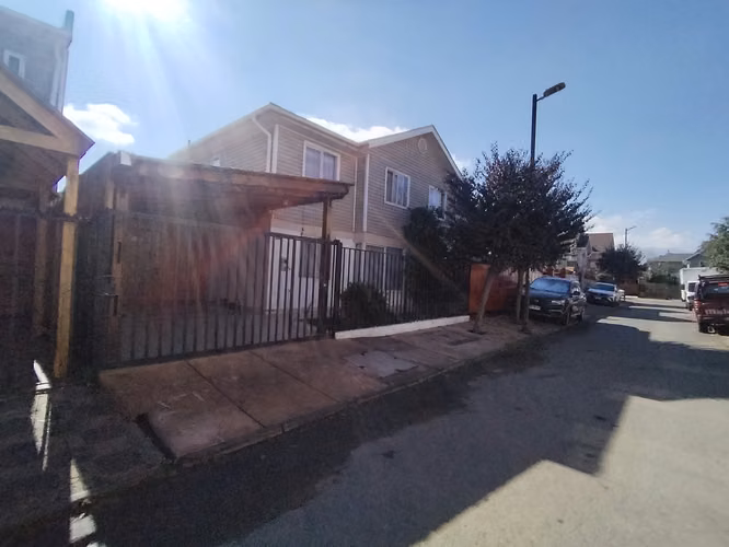 CASA EN MICROBARRIO SEGURO CON ÁREAS VERDES Y CONECTIVIDAD