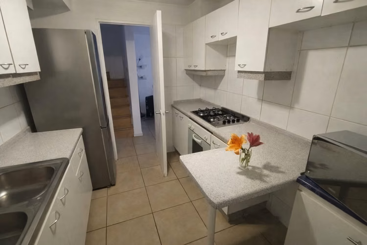 CASA EN MICROBARRIO SEGURO CON ÁREAS VERDES Y CONECTIVIDAD