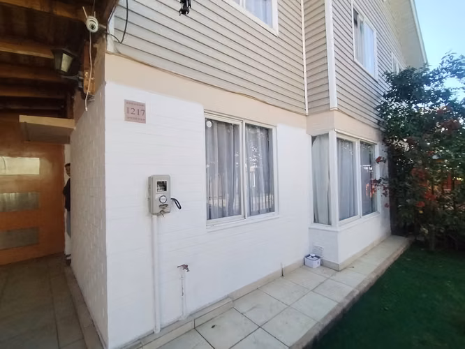 CASA EN MICROBARRIO SEGURO CON ÁREAS VERDES Y CONECTIVIDAD