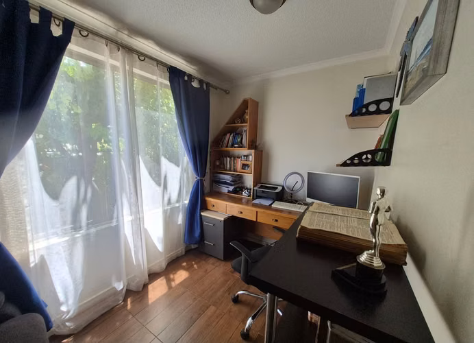 VIVE LA TRANQUILIDAD DE ALTO MACUL, CASA EN BARRIO CERRADO