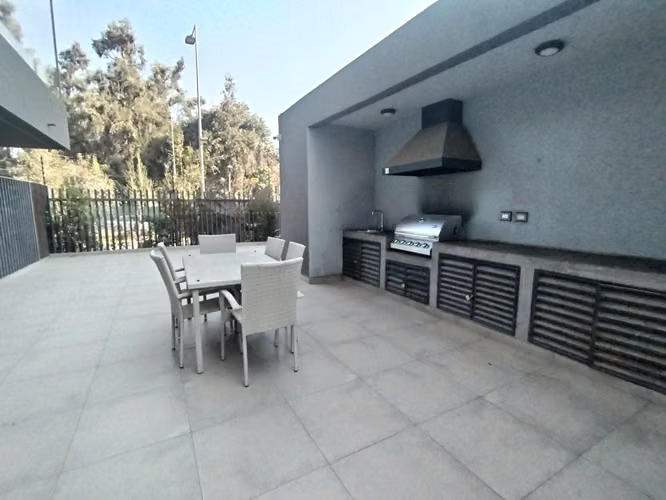 VENTA DE DEPARTAMENTO SEMINUEVO CON  AMPLIO PATIO PRIVADO
