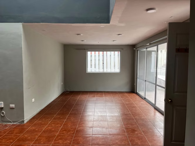 Casa 15 Dorm + 12 Baños Sector CENTRO-SUR