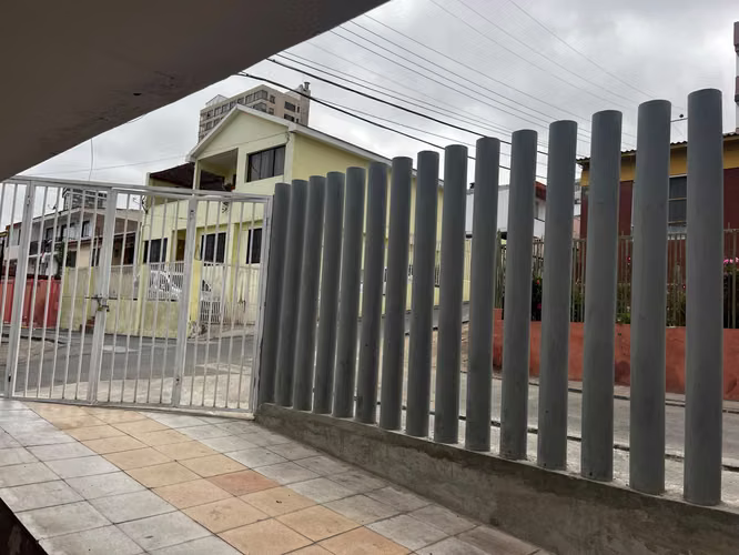 Casa 15 Dorm + 12 Baños Sector CENTRO-SUR