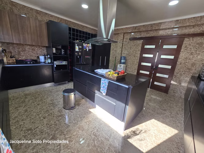 VENDO PARCELA  1/2 HA EN CURACAVI CON CASA, PISCINA Y CANCHA