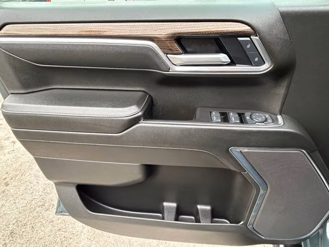 CHEVROLET SILVERADO CC LT TB 5.3L - 2025 | 372