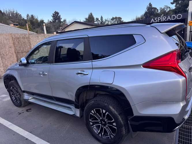 Mitsubishi Montero año 2020 Unico Dueño