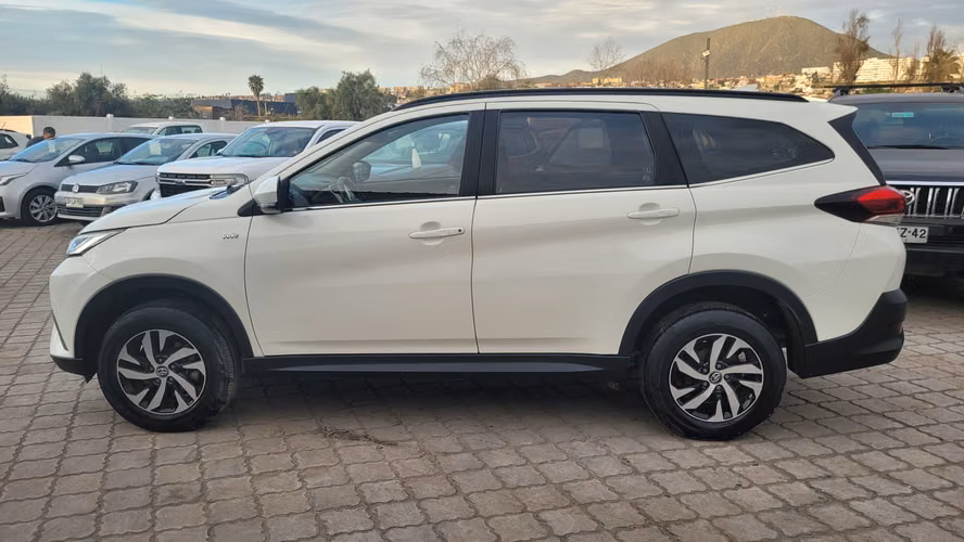 Toyota RUSH 4X2 1.5 FULL AUT. 1.5 • 4x2 • Automática • 2023 - Imagen 5