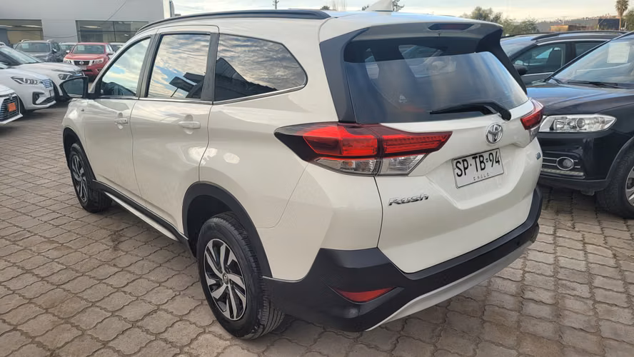 Toyota RUSH 4X2 1.5 FULL AUT. 1.5 • 4x2 • Automática • 2023 - Imagen 7