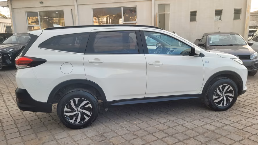 Toyota RUSH 4X2 1.5 FULL AUT. 1.5 • 4x2 • Automática • 2023 - Imagen 4