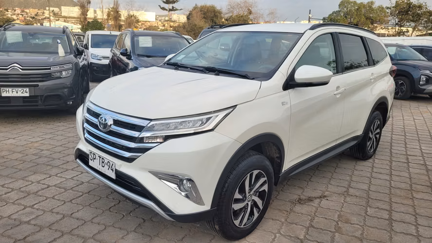 Toyota RUSH 4X2 1.5 FULL AUT. 1.5 • 4x2 • Automática • 2023 - Imagen 3