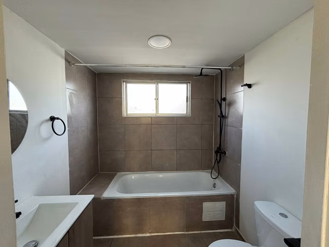 Arriendo de Propiedad en La Hacienda Alta, Larapinta