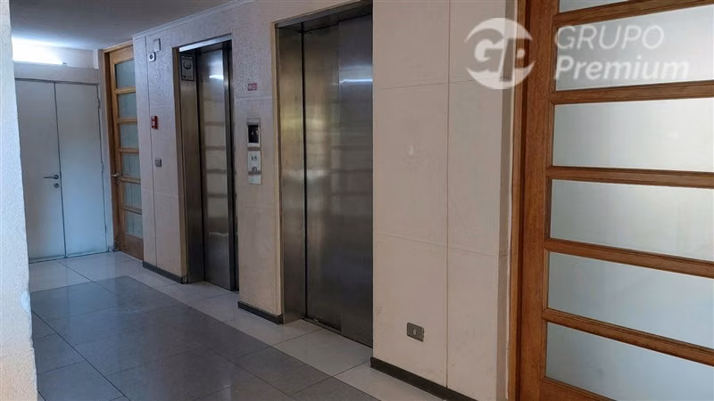Se vende Depto 3D2B1E1B vista despejada cerca Metro Monseñor
