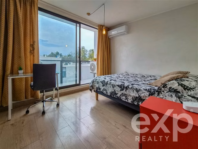 Townhouse 4D/4B con parque privado y seguridad en La Florida