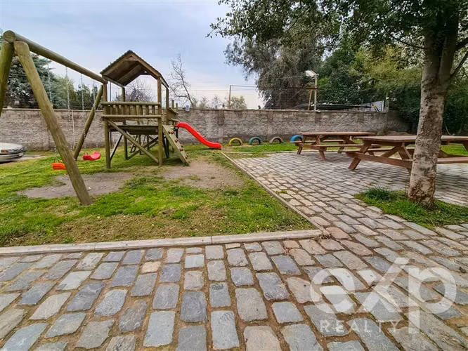 Townhouse 4D/4B con parque privado y seguridad en La Florida