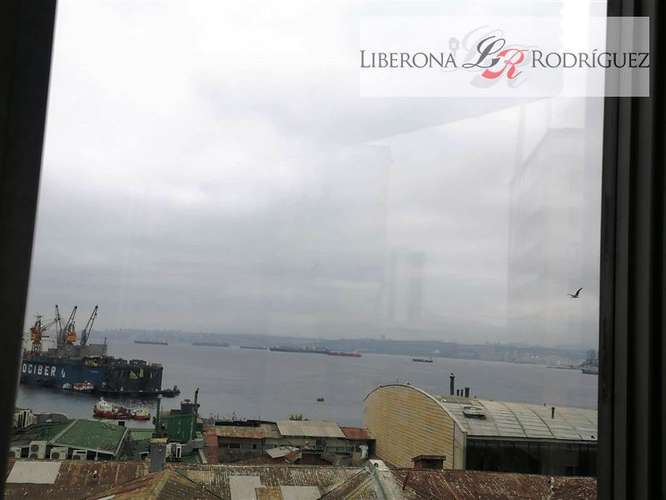 Oficina en arriendo en plan de Valparaíso