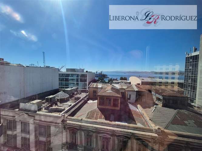 Oficina en arriendo en plan de Valparaíso