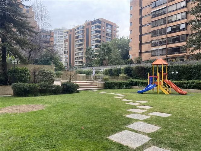 Depto. en venta de 3 dorm. Metro Manquehue y Escuela Militar