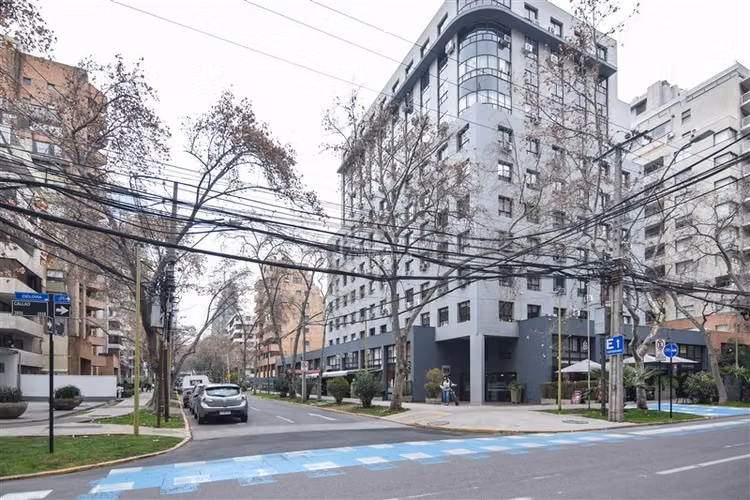 Oficina 42M2 en venta en El Golf con estacionamiento - Imagen 13