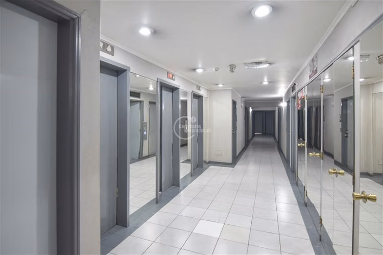 Oficina 42M2 en venta en El Golf con estacionamiento - Imagen 10