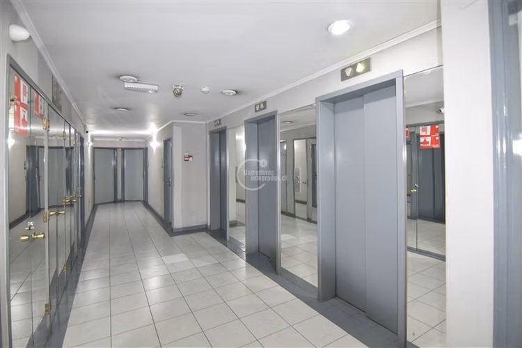 Oficina 42M2 en venta en El Golf con estacionamiento - Imagen 9