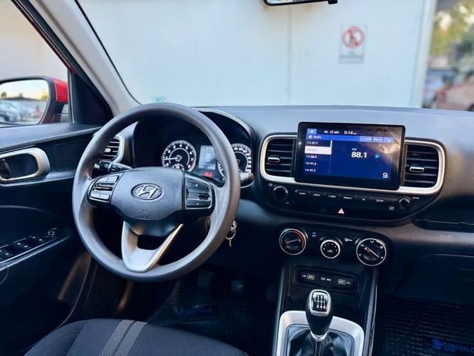HYUNDAI VENUE QX 1.6 MT PLUS - 2022 | 2477