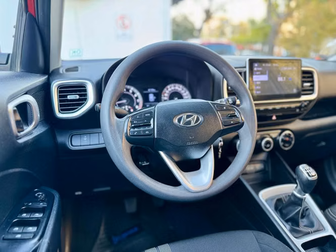 HYUNDAI VENUE QX 1.6 MT PLUS - 2022 | 2477