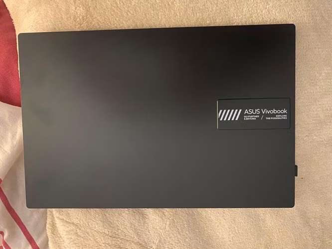 Notebook ASUS Vivobook Go 14 — Como nuevo, mínimo uso