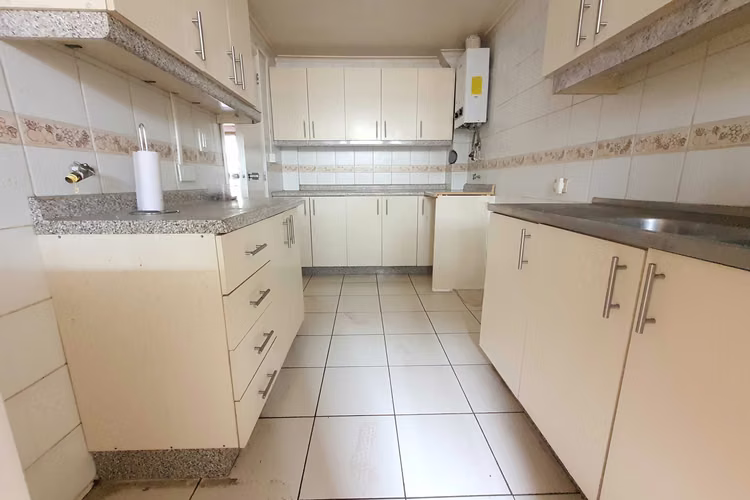 OPORTUNIDAD! GRAN CASA EN CONDOMINIO (178880) - Imagen 6