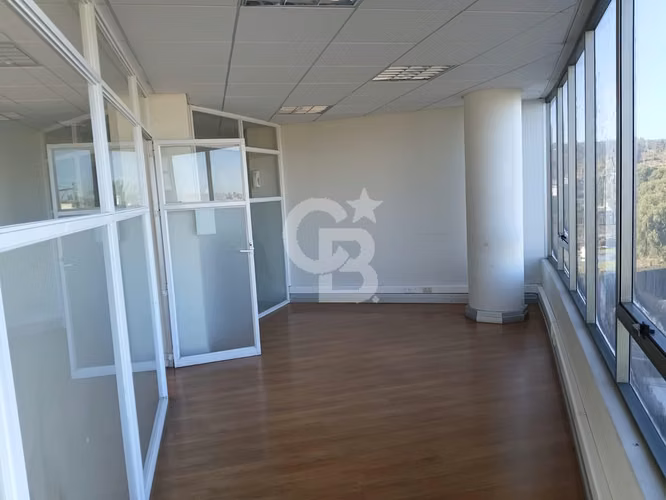 Oficina en alquiler: Espacio moderno y bien ubicado
