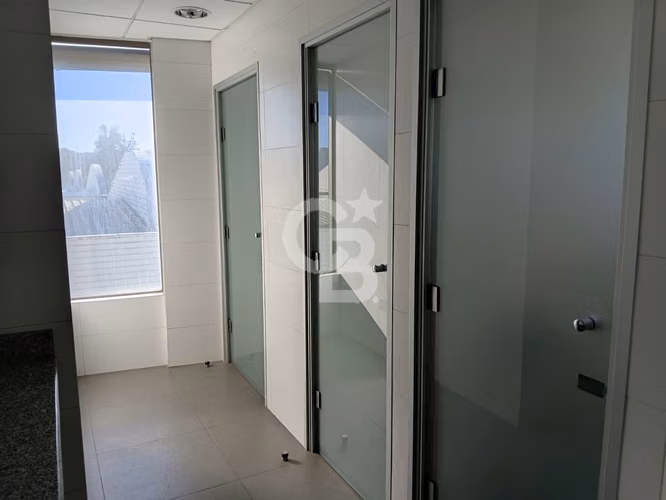 Oficina en alquiler: Espacio moderno y bien ubicado