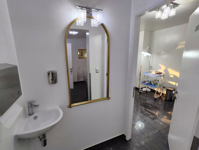 CENTRO MEDICO HABILITADO--3 Privads/2Baños/1Esta (178904)