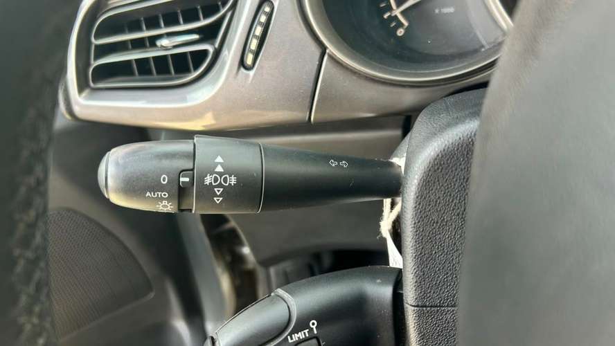 Citroen C3 Exclusive VTi 1.6 MT (2014) - Imagen 17