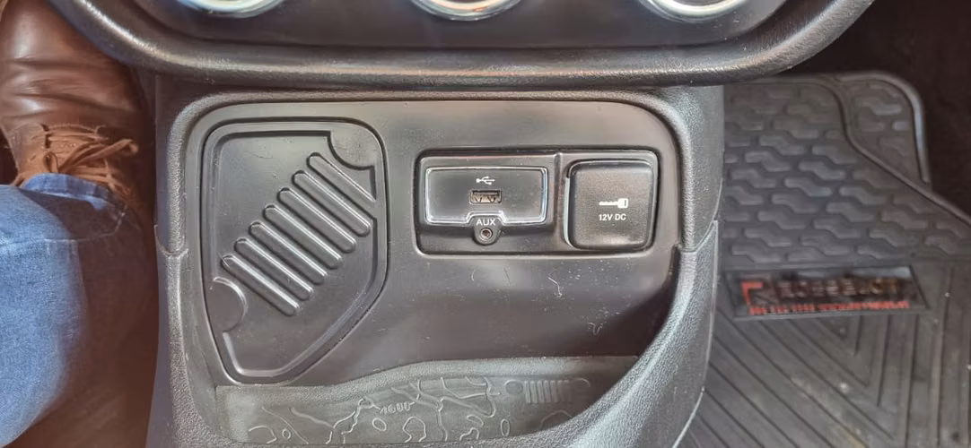 JEEP RENEGADE LX 1.8 MECANICO...UNICO DUEÑO