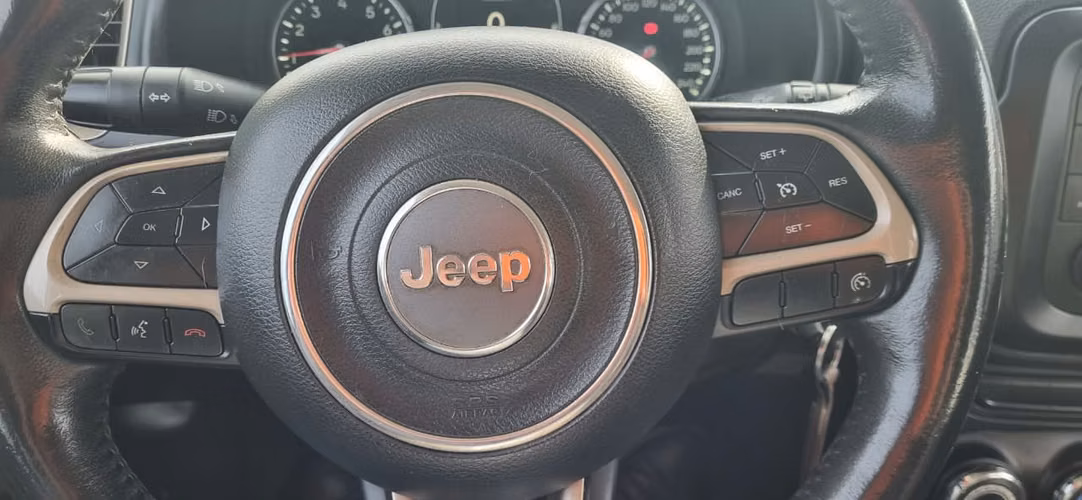 JEEP RENEGADE LX 1.8 MECANICO...UNICO DUEÑO