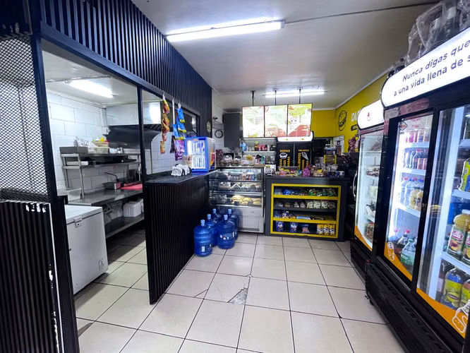 LOCAL COMIDA AL PASO EXCELENTE OPORTUNIDAD - Imagen 6