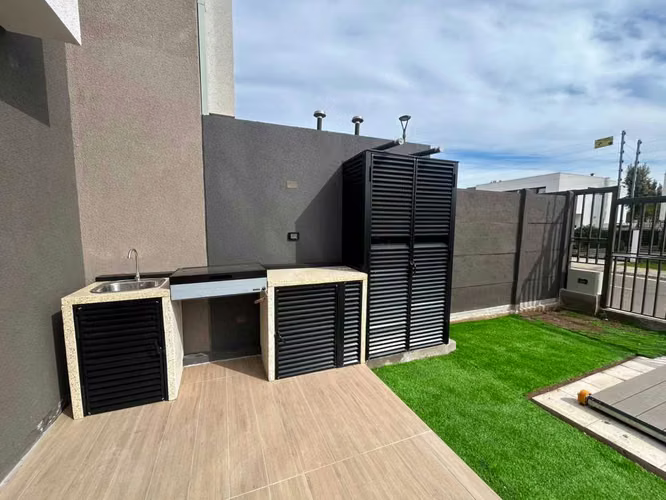Casa en Venta de 4 dorm. en Lomas de Montemar (178949)