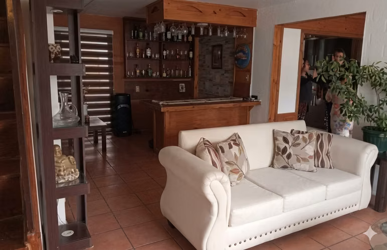 CERCANO A COLEGIO NAHUELCURA Y SAN ALBERTO, JARDÍN INFANTIL MONTESSORI CUMELÉN, CENTRO DE SALUD Y MÁS.