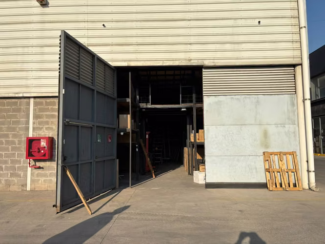 ARRIENDO OFICINA+BODEGA COLINA/CHICUREO/LOS LIBERTADORES - Imagen 18