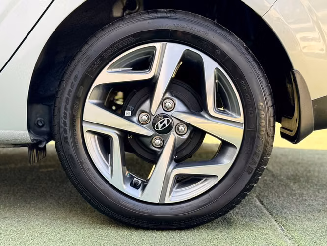 HYUNDAI GRAND I-10 AI3 SEDAN 1.2 AT PLUS FL - 2025 | 2957