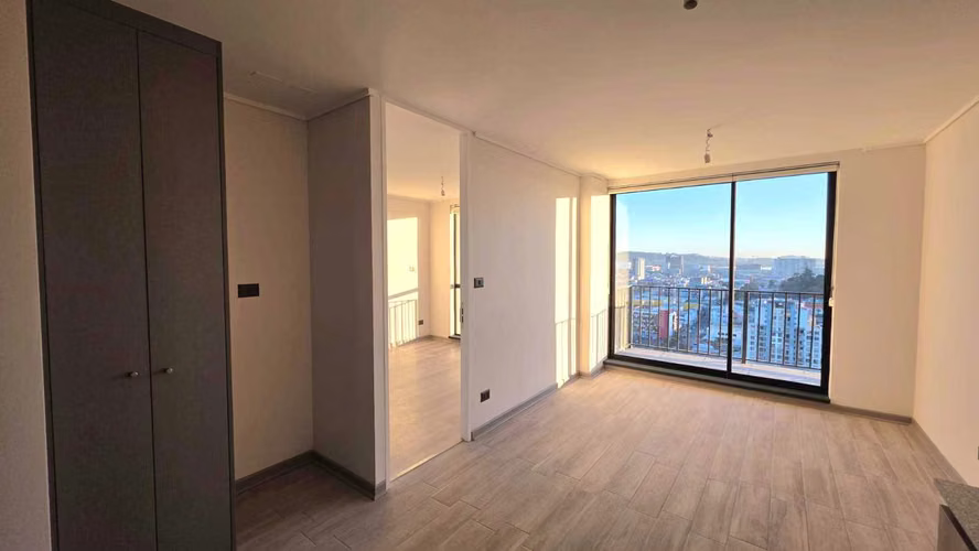 RRB/ Arriendo Dpto 1D con Vista Piso 23 CCP (178966)