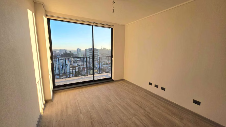 RRB/ Arriendo Dpto 1D con Vista Piso 23 CCP (178966)