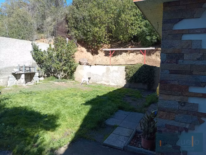 AMPLIA CASA SOLEADA EN  FALDEOS DE CURAUMA