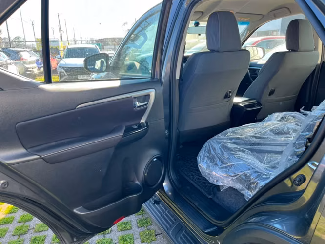 Toyota Fortuner 2.8 SR5 TDI DIESEL 4X4 AT 5P 2024