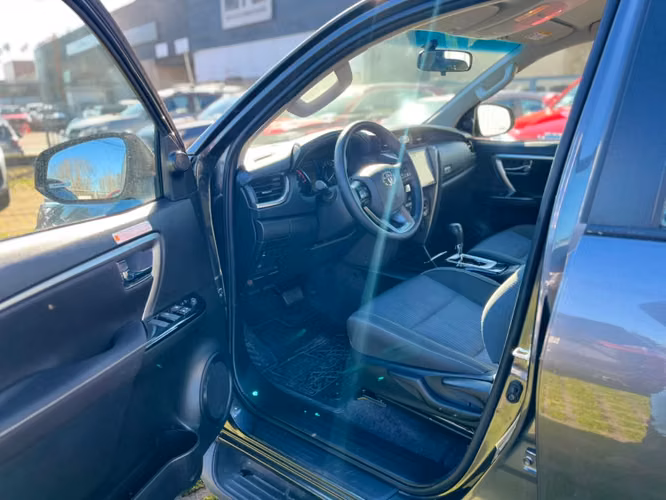 Toyota Fortuner 2.8 SR5 TDI DIESEL 4X4 AT 5P 2024