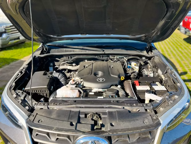 Toyota Fortuner 2.8 SR5 TDI DIESEL 4X4 AT 5P 2024