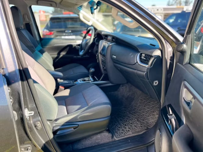 Toyota Fortuner 2.8 SR5 TDI DIESEL 4X4 AT 5P 2024